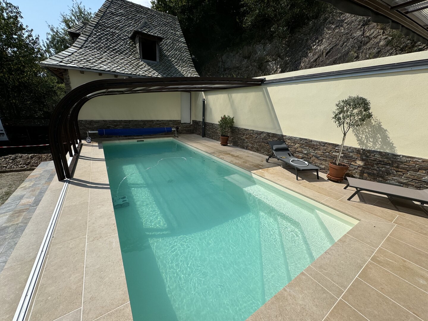 Piscine Classique & Abri Haut Mural Fixe-Mobile-Fixe - D - 12140